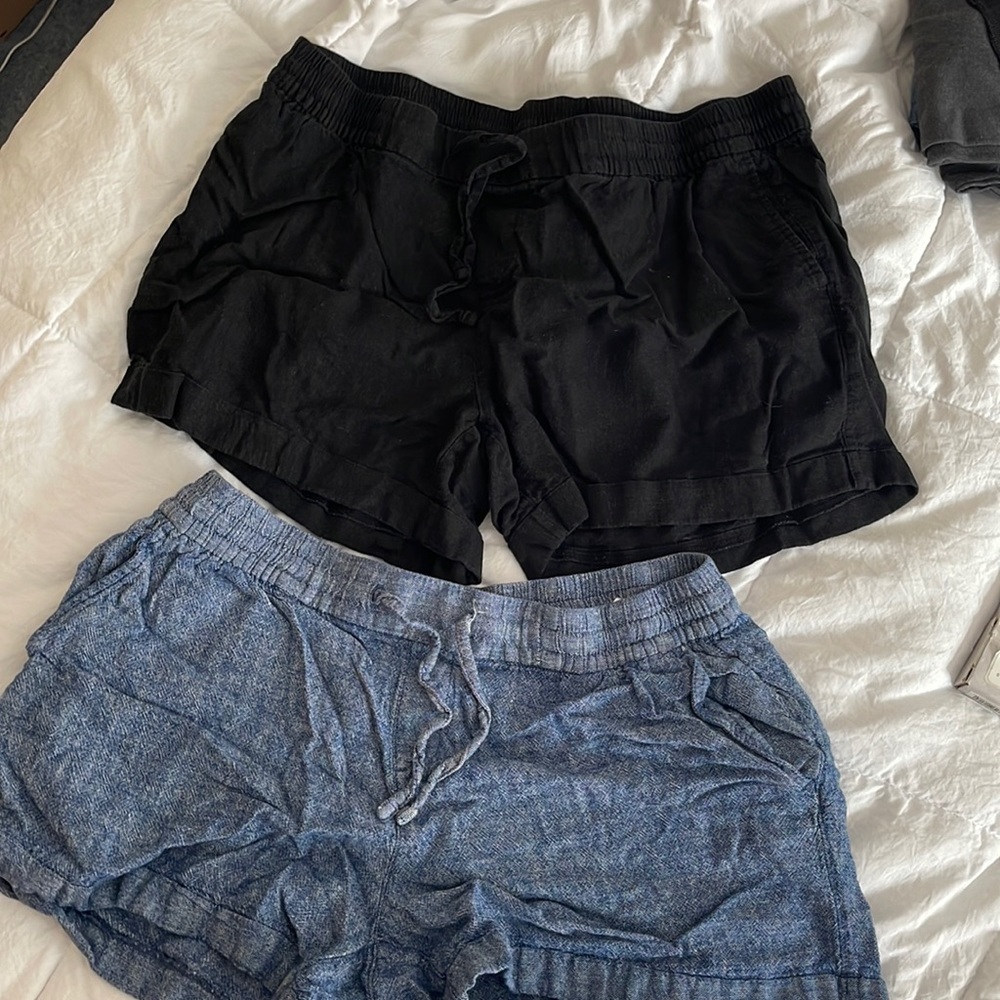 Old navy cotton shorts size large, black and blue